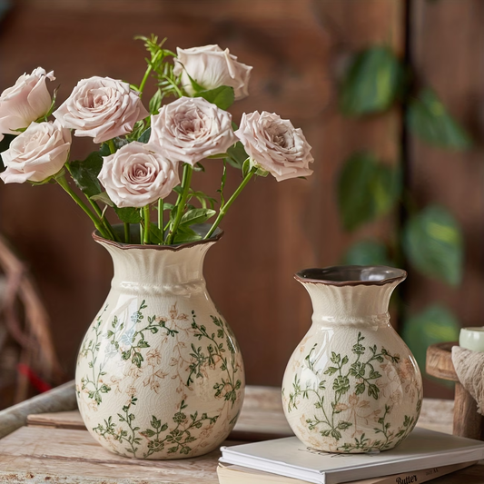 Green and beige vintage-style vase, Chinese-style floral vase